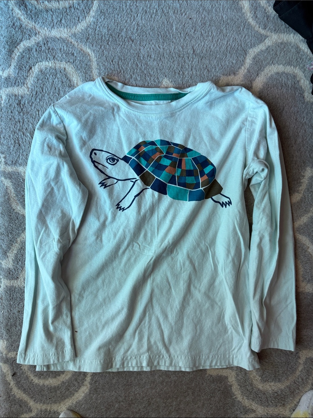 Tea Collection White Long-Sleeve Tee with Multicolor Turtle Graphic